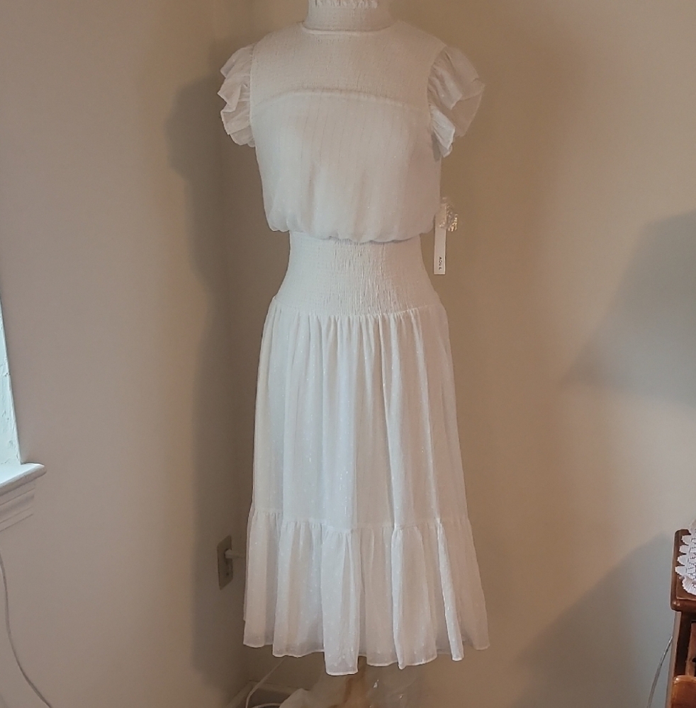 Elegant White Ruffle Sleeve Dress